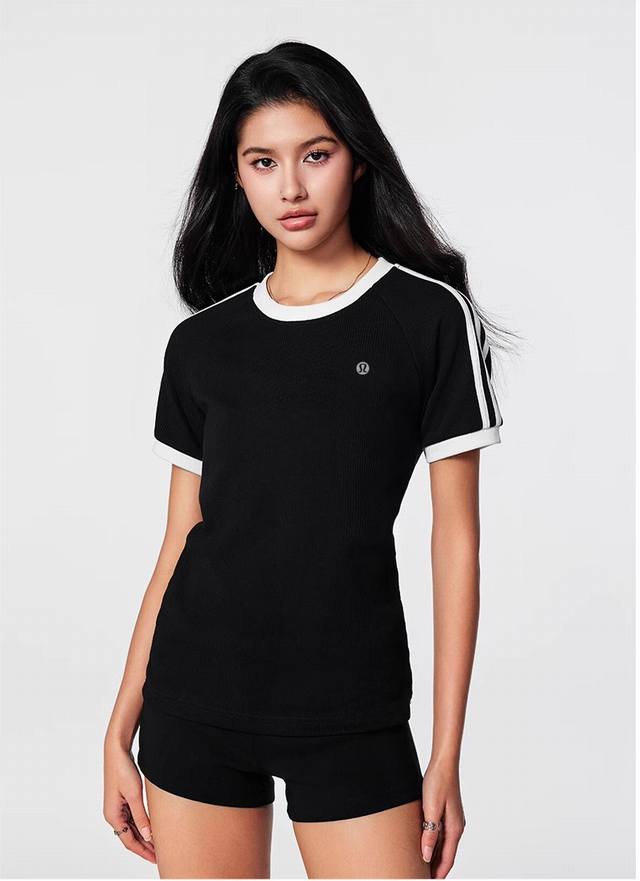 Lululemon Wow! This Lululemon T-shirt is so beautiful that it's unfair My dears,