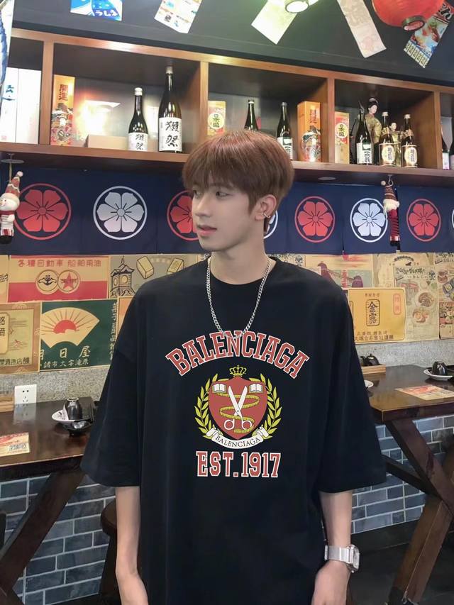 Balenciaga crown scissors round neck short-sleeved half-sleeved T-shirt The fabr