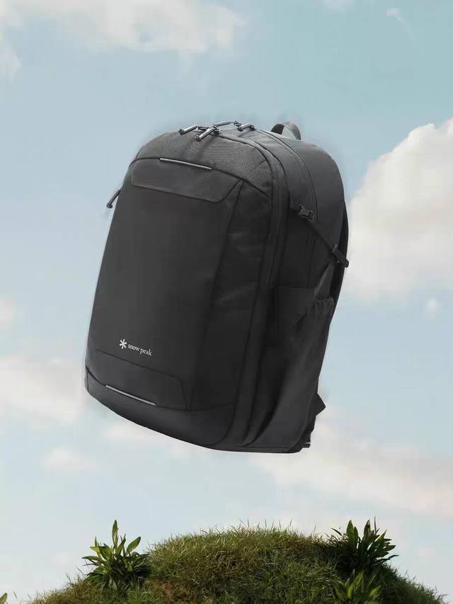 New arrival! Xuefeng backpack, for both men and women! The fabric is waterproof