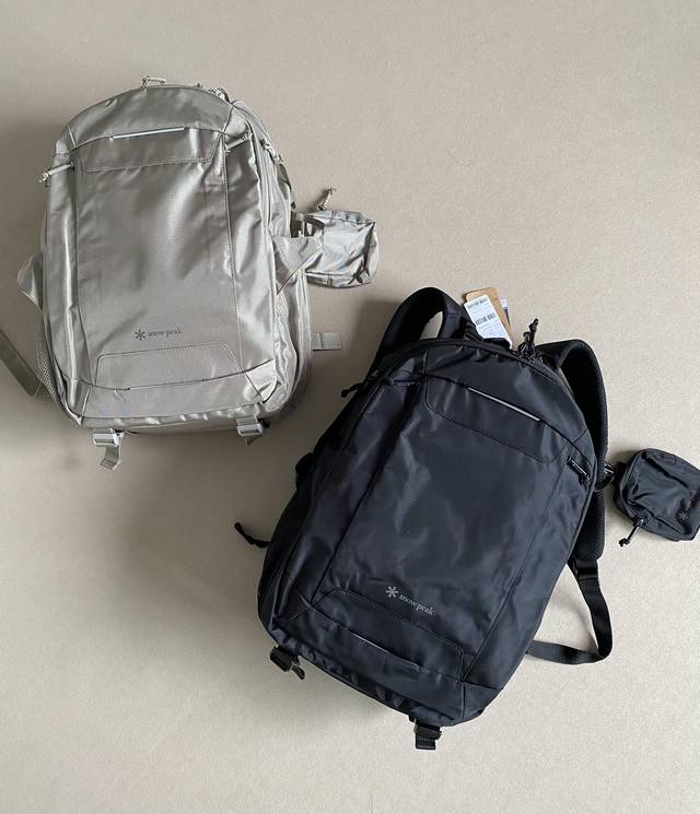 New arrival! Xuefeng backpack, for both men and women! The fabric is waterproof
