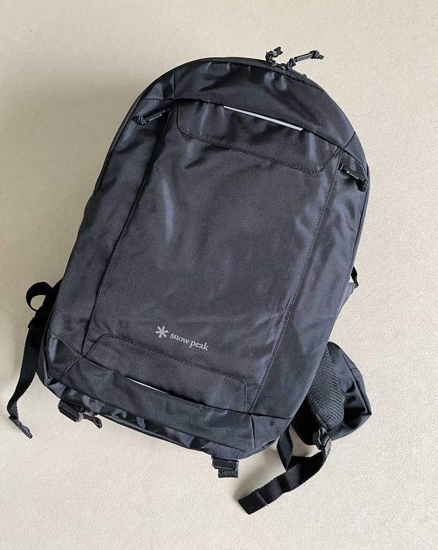 New arrival! Xuefeng backpack, for both men and women! The fabric is waterproof