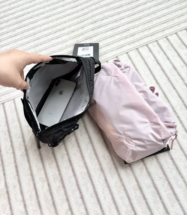 Mainly recommend the original Arc'teryx ultra-light functional crossbody waist b