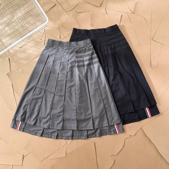 Tb grey four-bar classic long skirt D12 Thom Browne. Thom Browne genuine origina