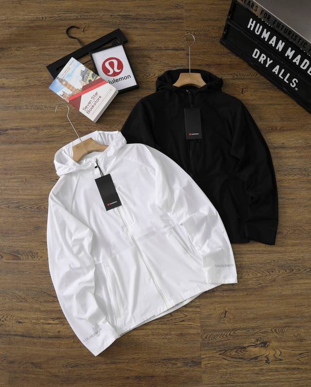 Lululemon Fast And Free series solid color zipper hooded sports jacket, UV prote