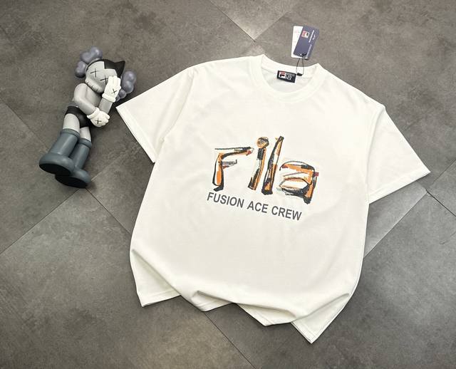 The same short-sleeved shirt as the official website of the trendy brand Fila! T