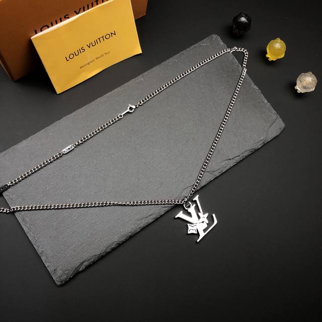Louis Vuitton necklace, top-level and highest version