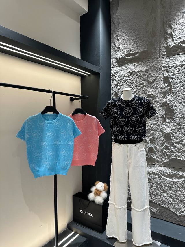Chanel Chanel Camellia Jacquard Knitted Short Sleeve Style No.: 25670106184 Colo