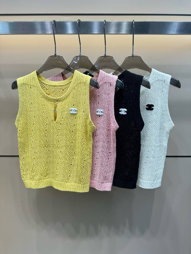 Chanel Chanel 3D Double C Hollow Knitted Vest Style No.: 25670106178 Color: Yell