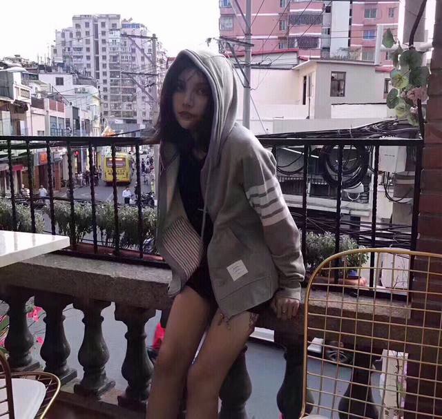 Original trend ~ Tb zipper hooded sweatshirt is too classic style, it is really