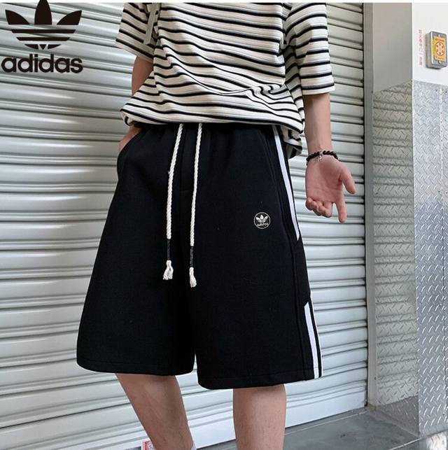 Adidas new summer style, the same style for men and women, classic three-bar des