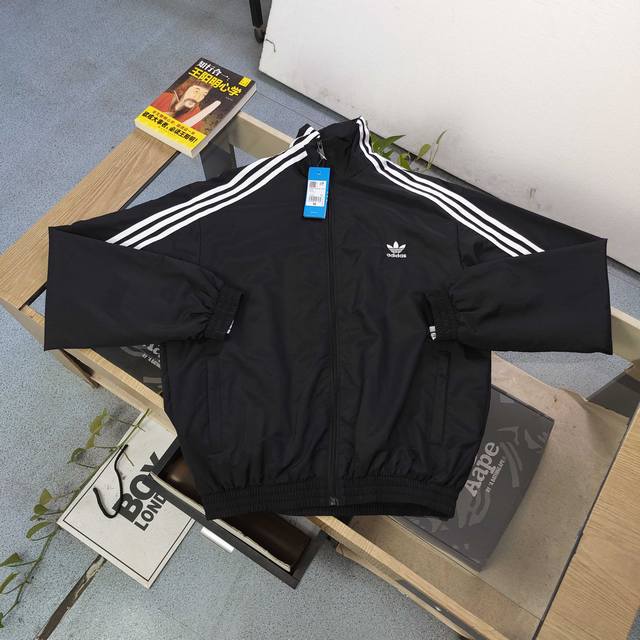 New Model No.: Dg25608 2025 new Adidas classic embroidered clover casual couple