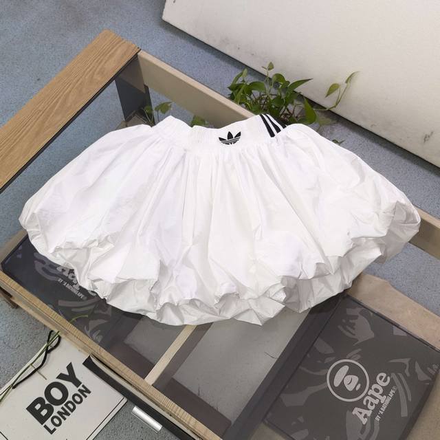 New arrival Style number: Dg7026 2025 new Adidas Adidas clover embroidered Logo