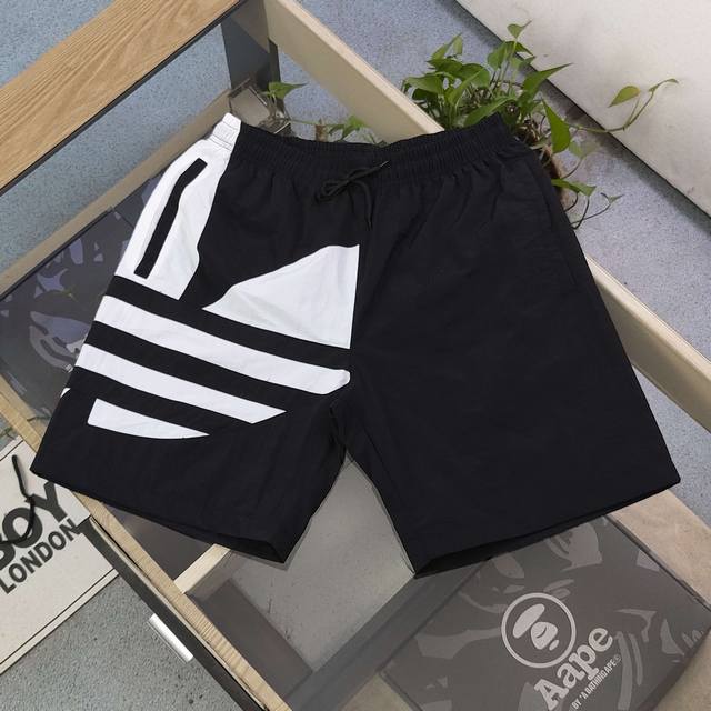 New Model No.: Zz9900 2025 new Adidas Adidas clover embroidered letter logo patt