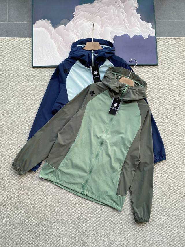 Descente sports casual hooded sunscreen skin jacket! is a ten-star recommended m