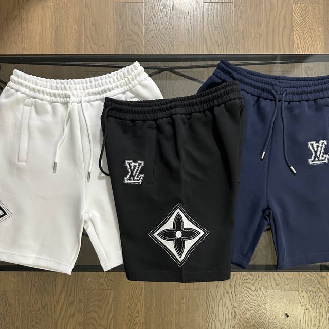 Lv Louis Vuitton 2025 summer new donkey embroidery shorts casual shorts The pock