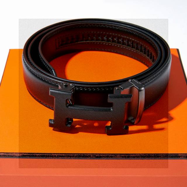 A hot item is coming. This year's best-looking Hermes belt is here. Pure origina
