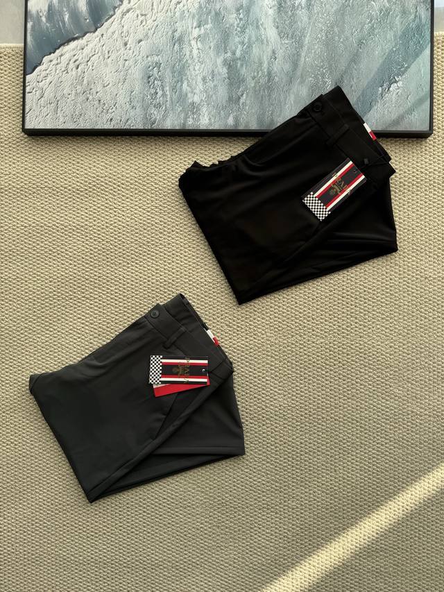 Prada 2025 spring and summer new men's casual trousers! Full of high-end feeling