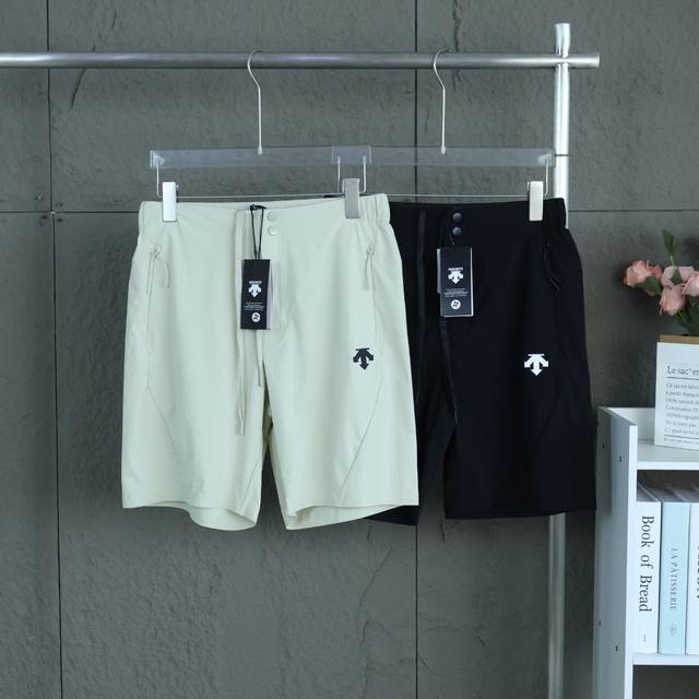 Descente Training Series Comprehensive Training Sports Fitness Men's Woven Short