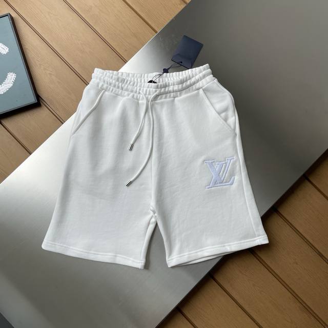 The counter restores the top replica version of Lv letter embroidery Louis Vuitt