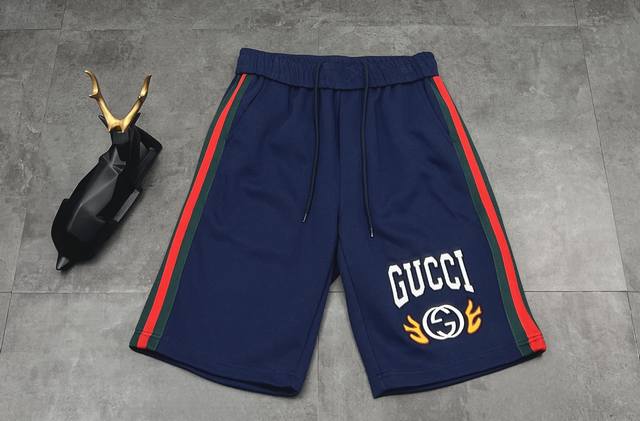 New style shorts: 25Ss new summer product Gucci side webbing couple shorts, the