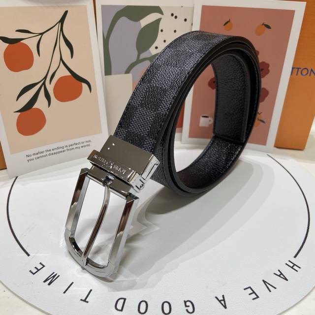 New arrival~Lv checkered pin buckle belt is a timeless classic! The checkerboard