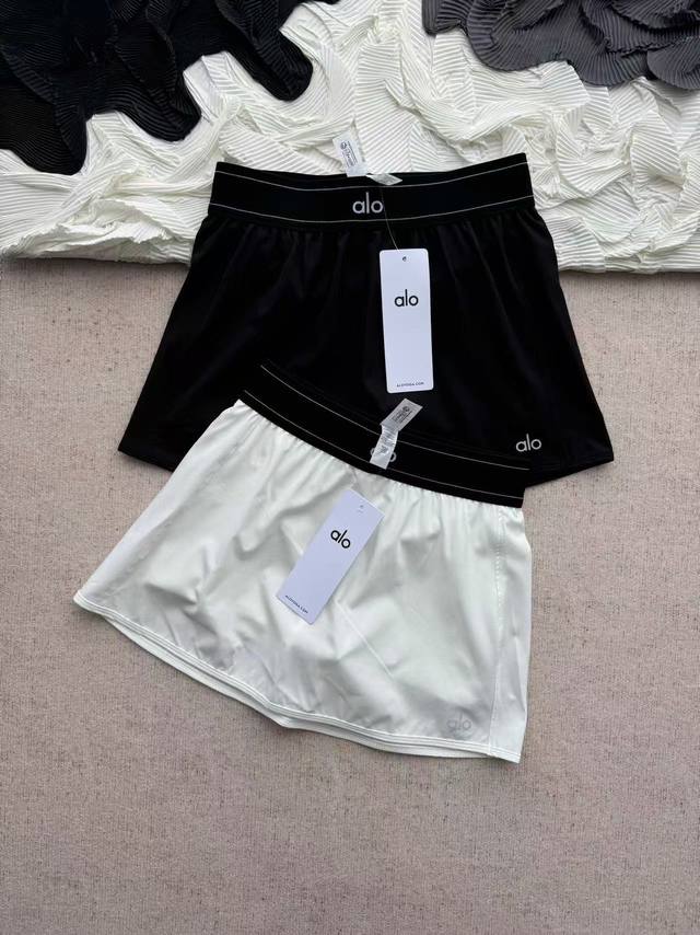 The most classic Alo shorts skirt Color: black, white Size: SML Alo is really so