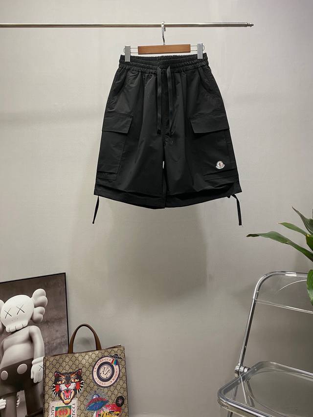 Popular Moncler exclusive men's large pocket workwear casual quick-drying shorts