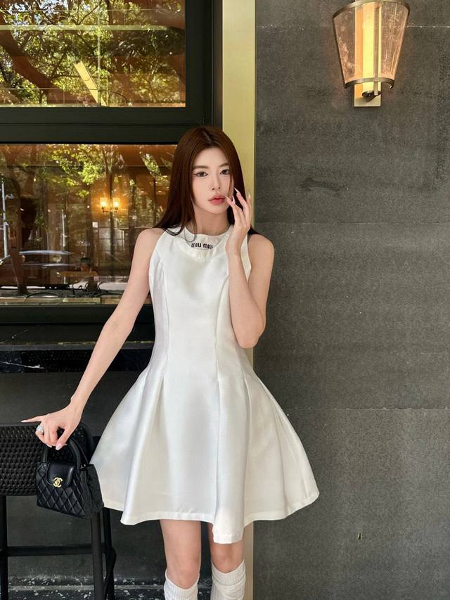 Miumiu Miu Miu letter embroidered zipper vest dress Style number: 25670706085 Co