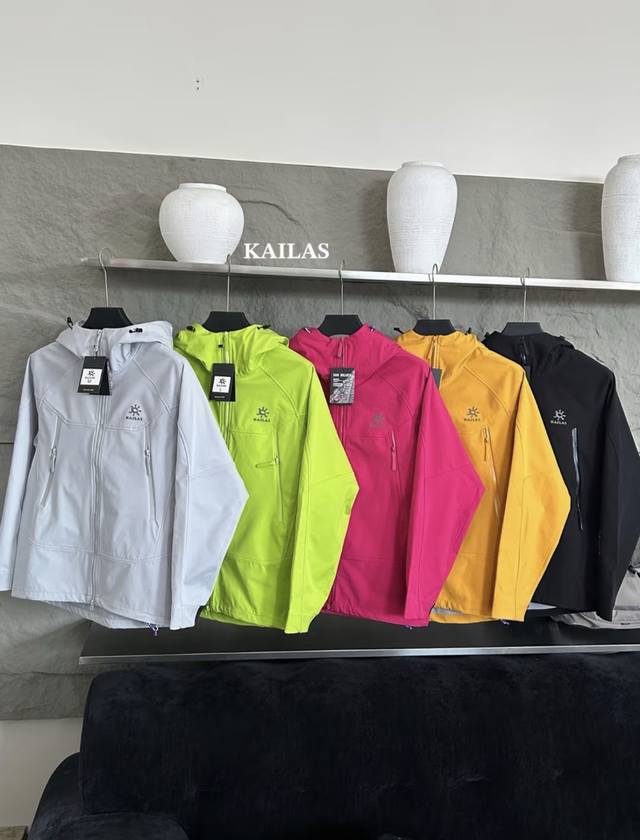 Kailas outdoor spring new soft shell windproof and waterproof hooded jacket The