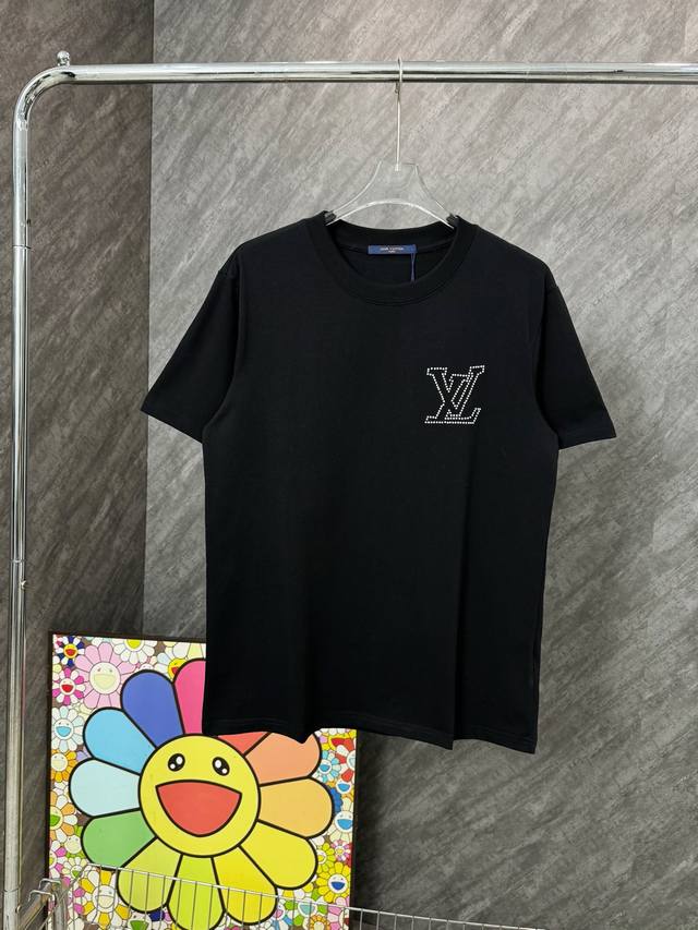 Style No. G121 Lv rivet diamond icon silicone letter round neck short sleeve Lou