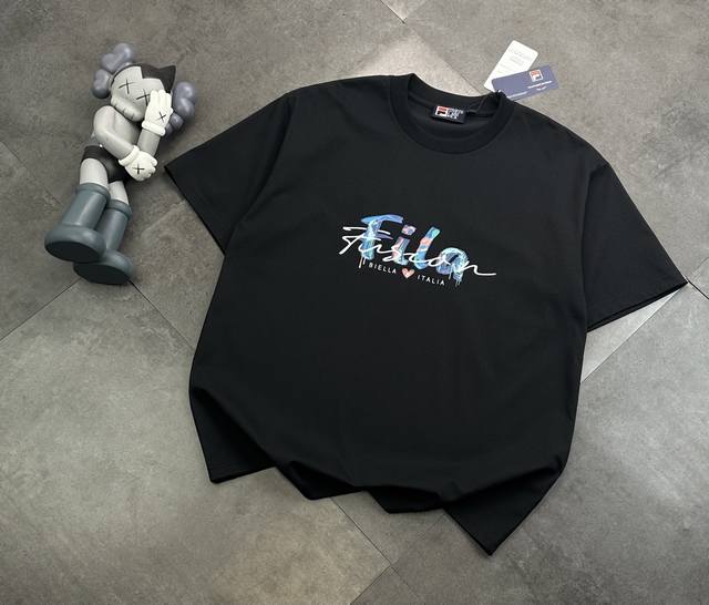 The same style short-sleeved shirt as the official website of the trendy brand F