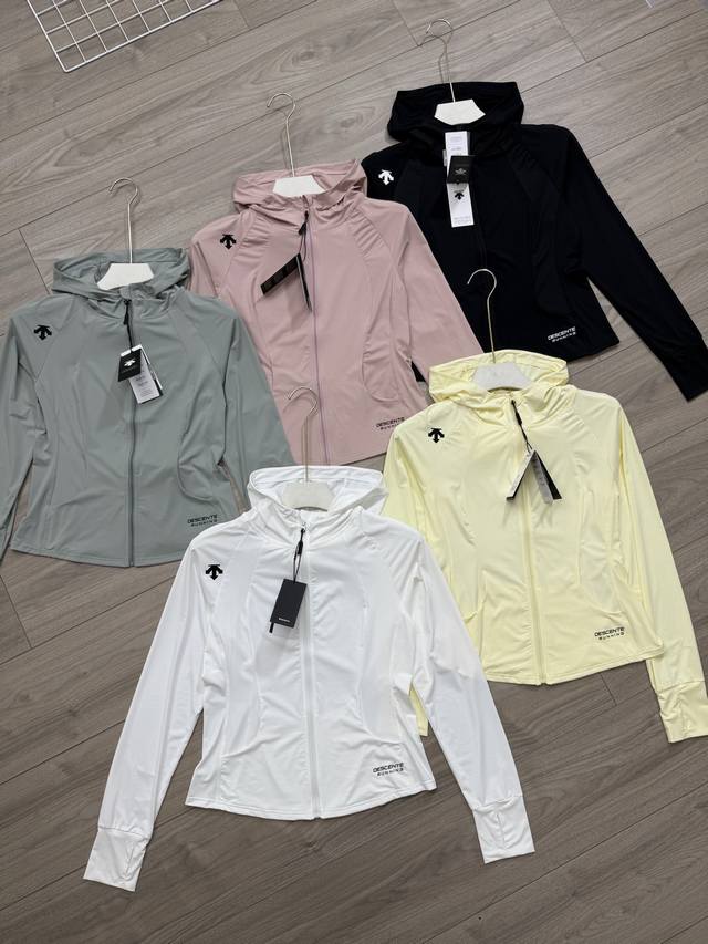 Details of the new Descente women's skin top Descente Women'S Training women's s