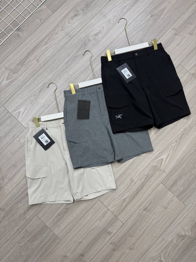 Detail of the new Arc'teryx quick-drying shorts Arc'teryx Arc'teryx tricolor Ram