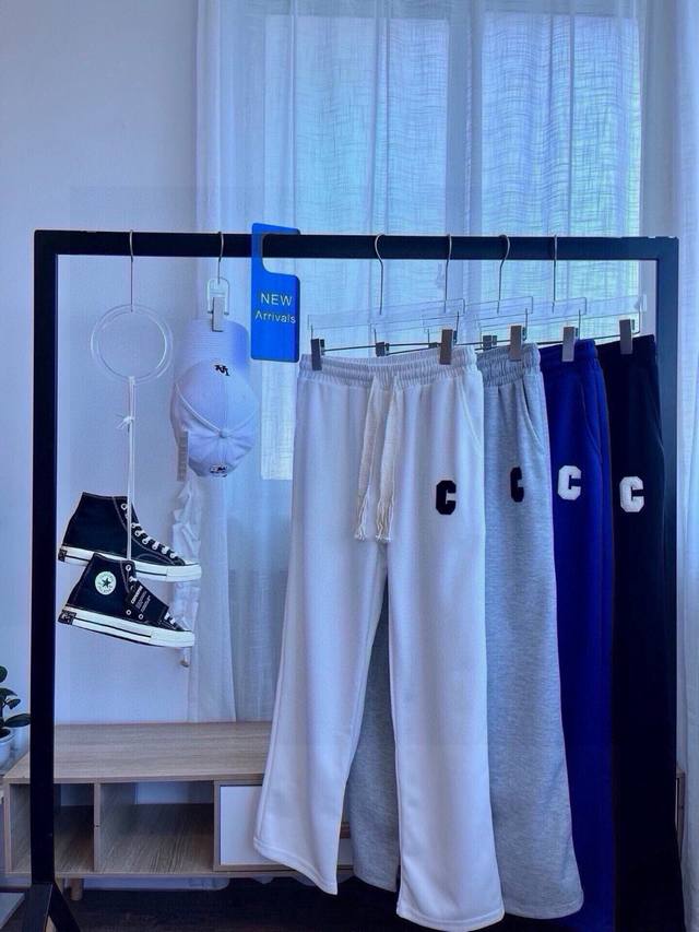 Celine letter C straight pants Celine C letter straight pants sweatpants, loose