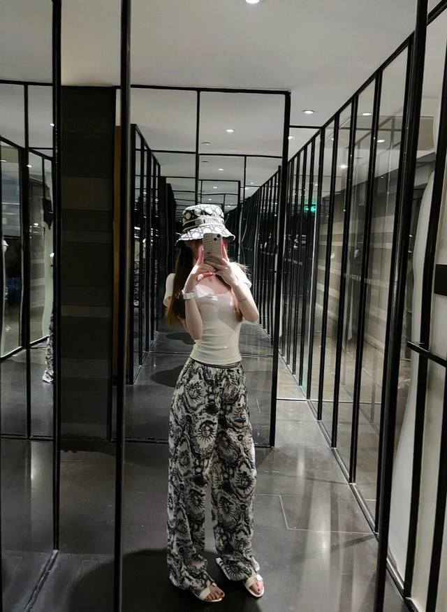 New custom waist belt Dior Cd Sun Goddess print cool pants A pair of gods does n