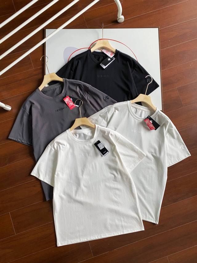Descente Essential Sunscreen T-shirt for men and women Short-sleeved sweater Sum