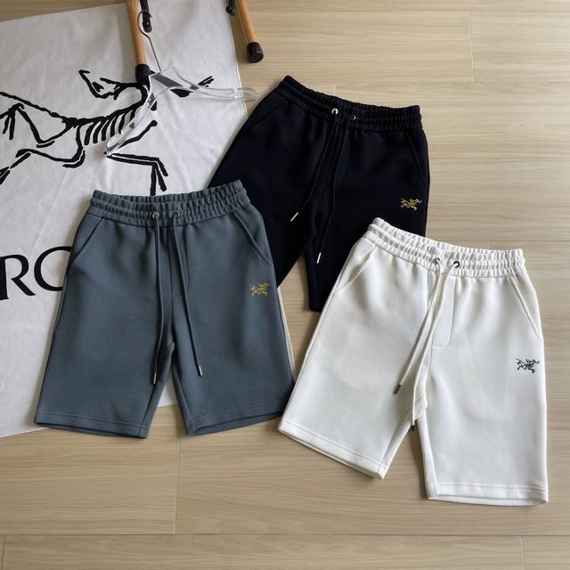 Main picture + details Arc'teryz Arc'teryx classic embroidered summer shorts Cla