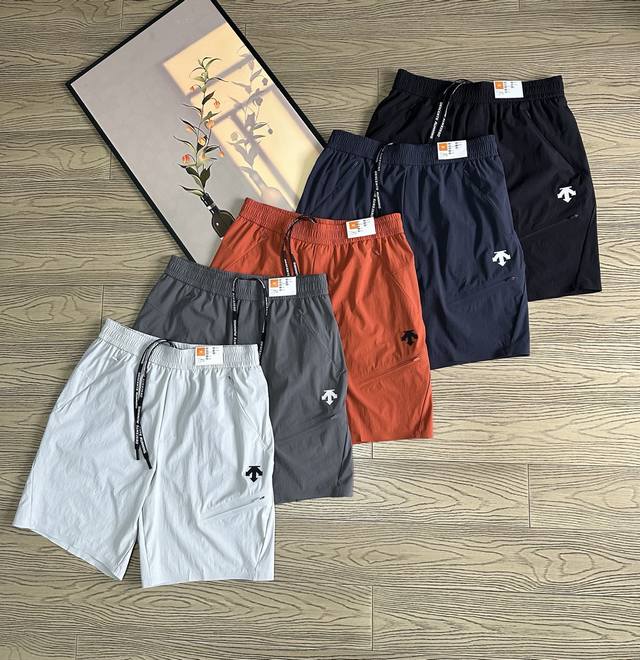 Descente five-color new woven men's casual sports shorts . Lightweight, high-ela