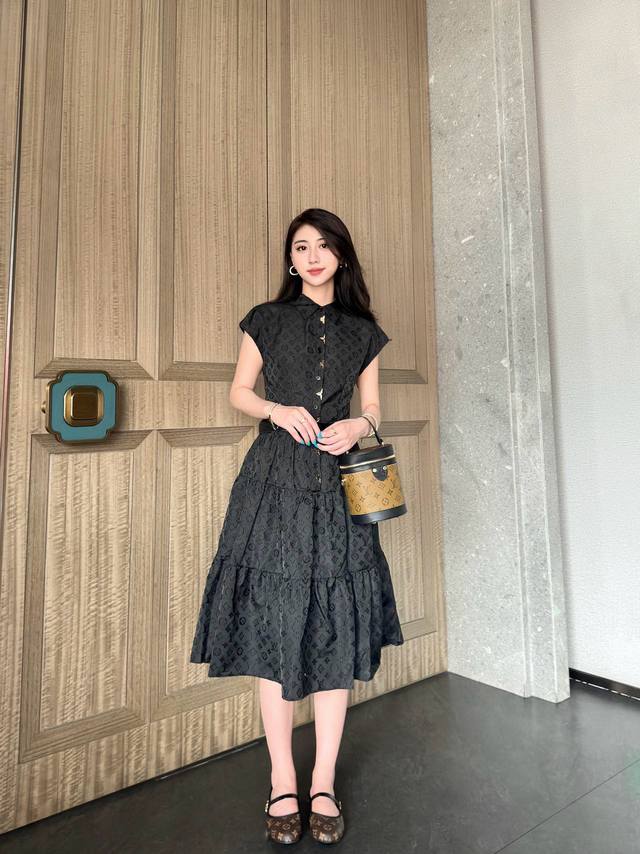 Louis Vuitton Lv Donkey's old flower four-leaf clover letter jacquard lapel dres