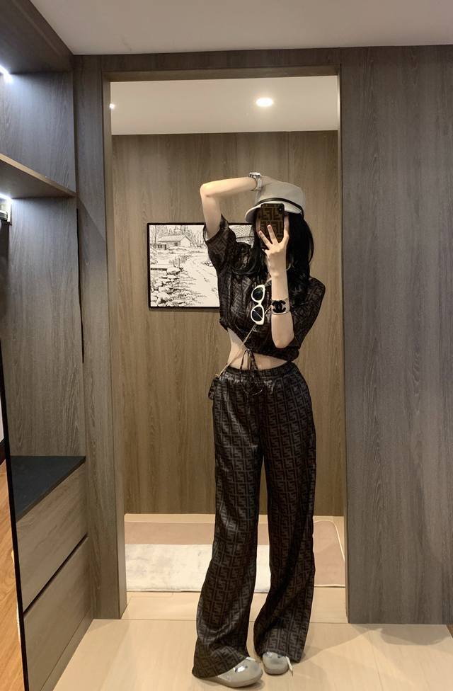 top pants Fendi Fendi full print double F monogram print drawstring lapel short-