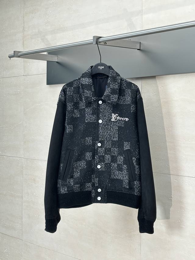 Lv Louis Ss25 checkerboard camouflage jacquard baseball jacket coat It took half