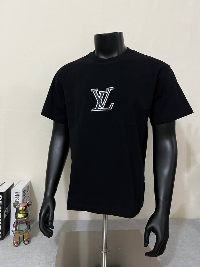 Louis Vuitton 25Ss early spring new product counter catwalk model clover old flo