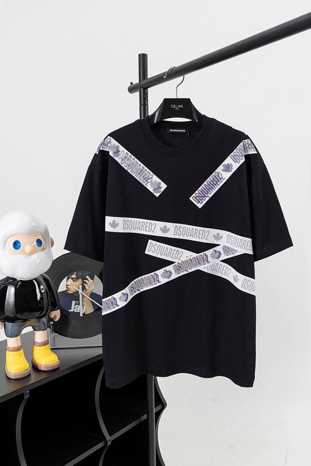 Model No. D23 D2 shoulder straps with letter prints, round neck and short sleeve