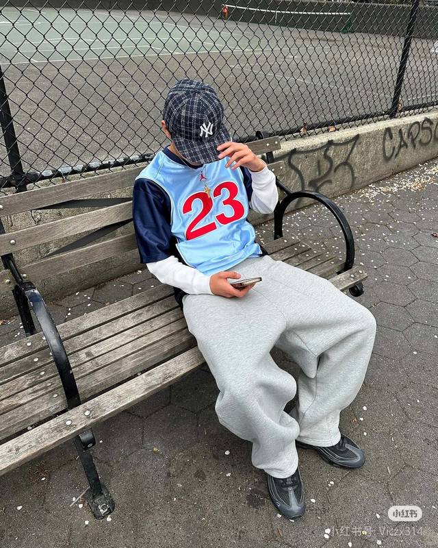 1063 Clothing consultation picture Supreme X Aj Jordan joint model Fw24 Week7 Wa