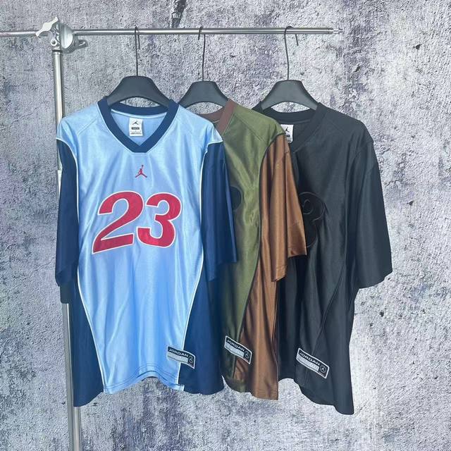 1063 Clothes hanging auction Supreme X Aj Jordan joint model Fw24 Week7 Warm Up