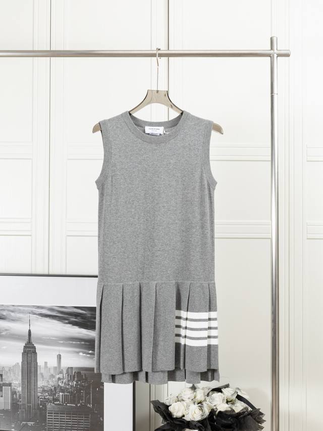 Zhao Lusi same style sleeveless dress Thom Browne: Zhao Lusi same style sleevele