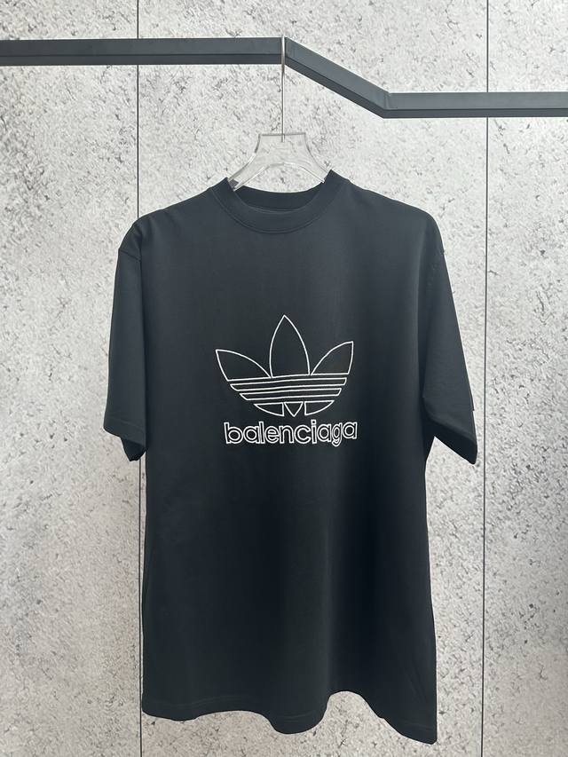 Blcg 23Ss Paris co-branded clover Ad series short-sleeved T-shirt in black color