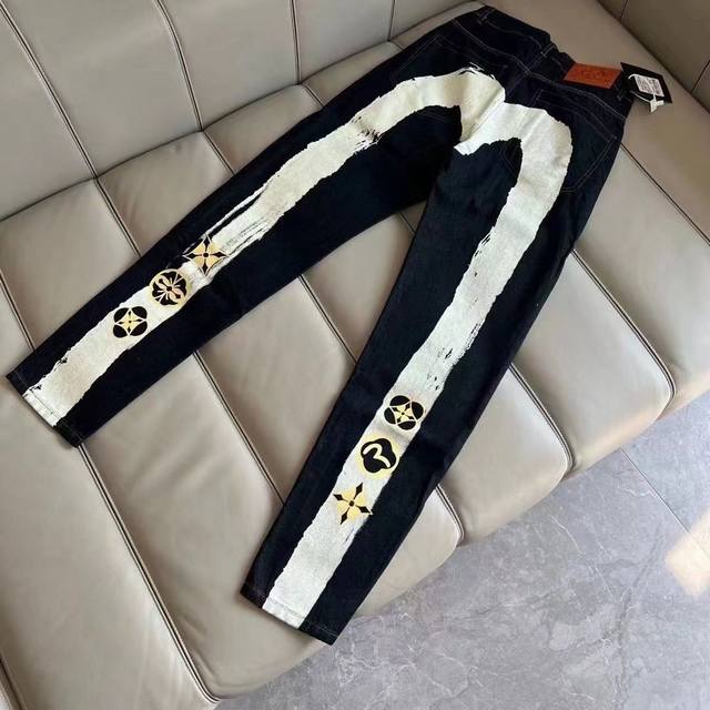 Model No. Cc635 Evisu Fushen small logo printed jeans for men and women. High el