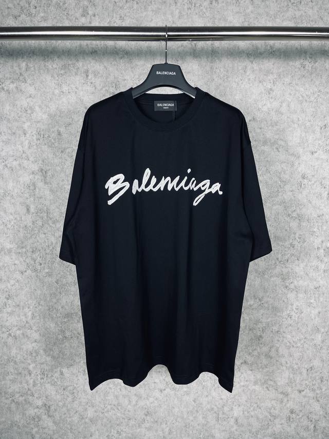 Real photos of the top version. Official quality Balenci*Ga Paris. Short-sleeved