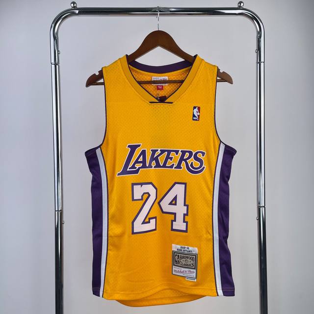 Top embroidery version model number: S57 Nba Lakers 08-09 season Kobe No. 24 ret